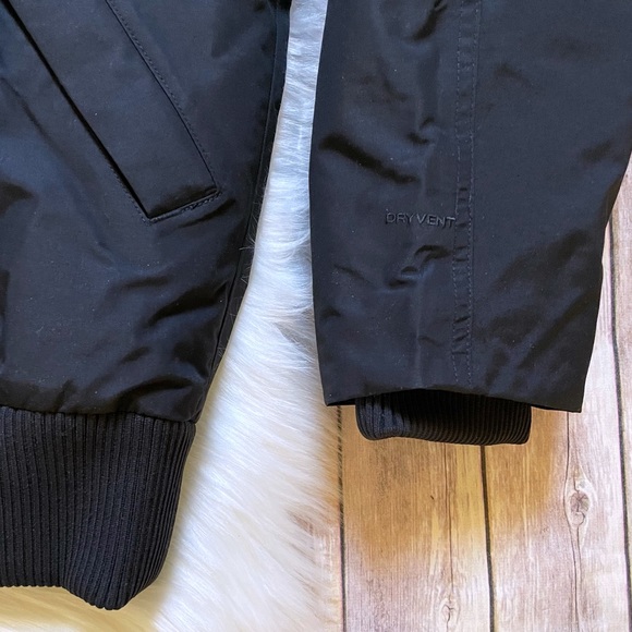 The North Face Men’s Newington Jacket In TNF Black - Picture 4 of 10